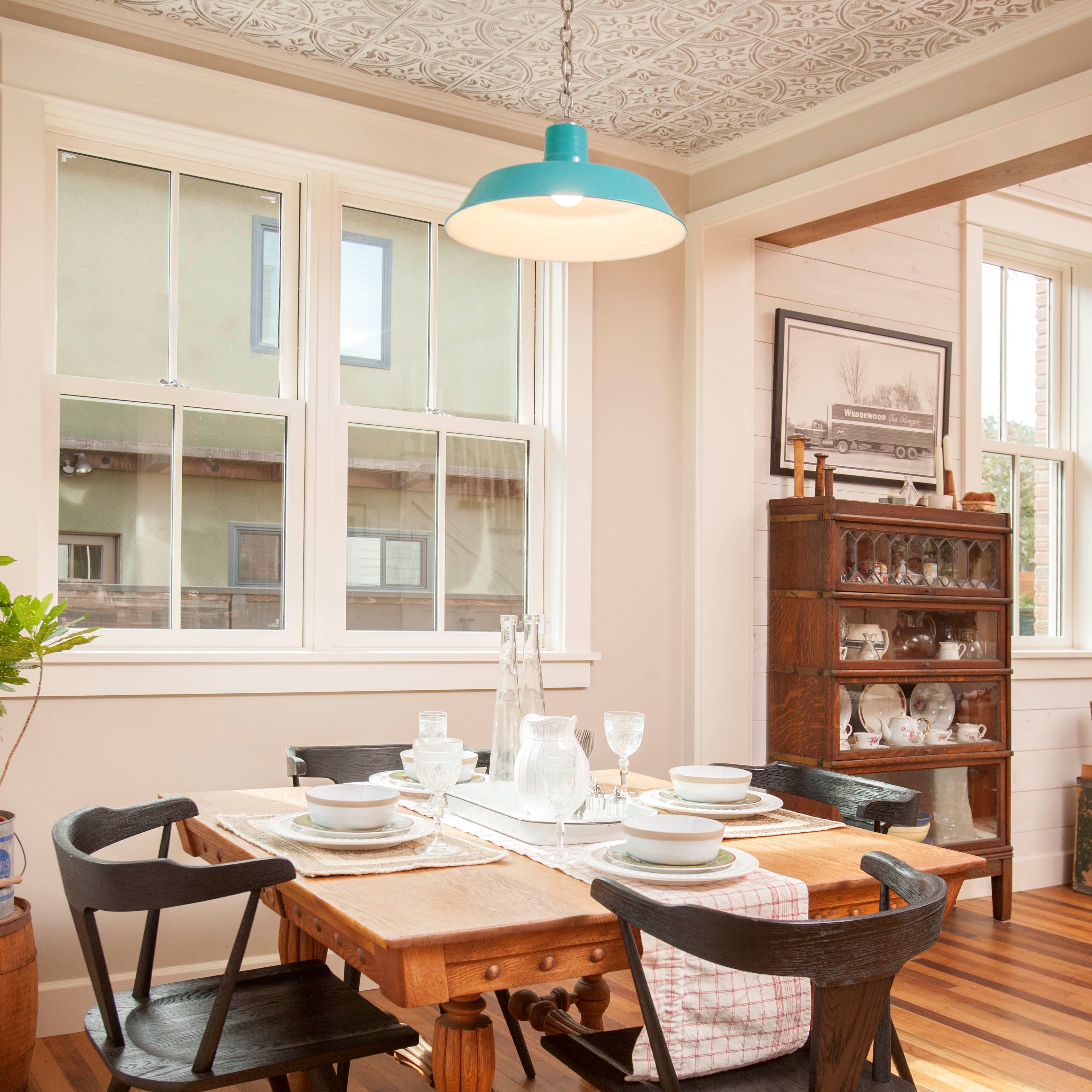 The Original™ Chain Hung Pendant Light | Photo Courtesy of Halcyon Trade Building and Paul Body